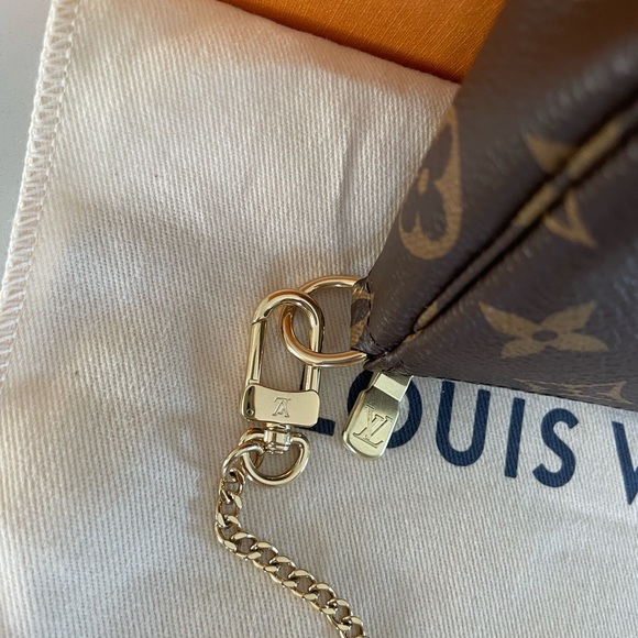 BRAND NEW Louis Vuitton Mini Pochette Accessoires in M O N O G R A M - Picture 5 of 9